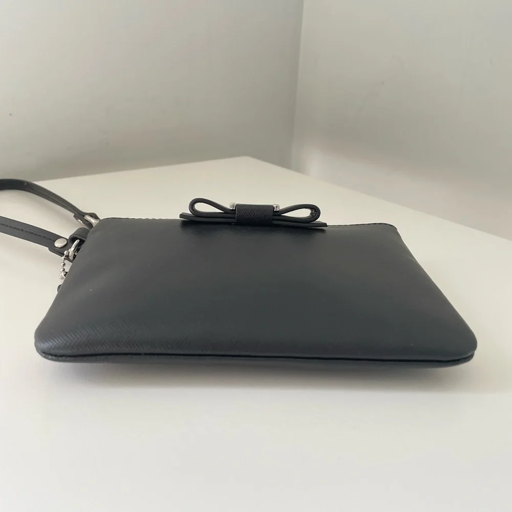 Coach Bow wristlet | Black Leather